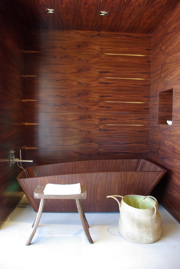 12-Wooden-Bathtubs-That-Will-Blow-Your-Mind-2